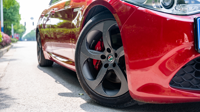 alfa romeo是什么车，alfa是什么品牌（来自意大利的浪漫与激情——阿尔法）