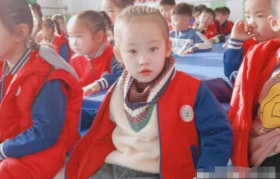 幼师一般工资多少，幼师月薪多少（杭州一女幼师晒“工资单”走红）