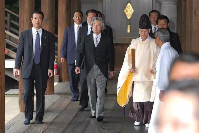 李香兰这首歌表达什么，秋意浓张学友（李香兰的一首《夜来香》见证了中日关系的起起伏伏）