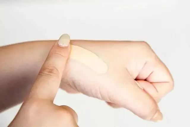 粉底液rmk是什么牌子，RMK粉底液色号（推荐10款适合春夏季的日系粉底液）