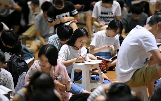 保研要参加复试吗，保研要参加复试吗知乎（大学生该选择保研还是考研呢）