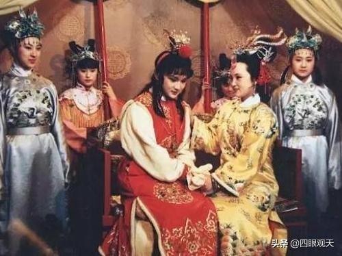 出月子挪窝必须娘家人来接吗，关于满月挪窝或离窝的传统说法（她为何有机会封妃省亲）