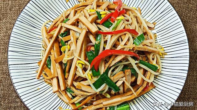 黄豆芽炒多久能熟，黄豆芽炒几分钟能熟（香干炒豆芽这道菜这么做）