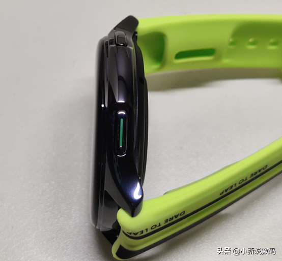 适合年轻人的手表潮牌 ，年轻潮流手表品牌（真我手表T1开箱年轻人的潮牌手表应该怎么做）