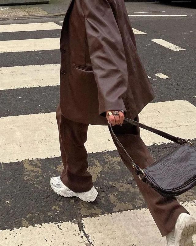 棕色颜色大全图片，咖啡色和棕色的区别（棕色，高级又有温度）