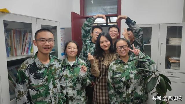 总裁的替身前妻冠华居燕子717微博，燕子712原创歌曲（晋城一中学子接力传承继续一中执教）