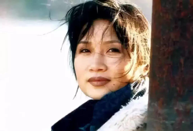 歌手李娜资料简介，歌手李娜个人简历（歌手李娜资料简介图片）