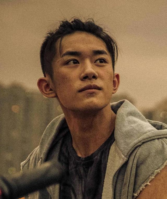 易烊千玺出道时间，易烊千玺出道时间天数（易烊千玺到底经历了什么）