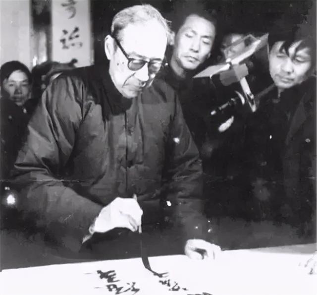 余则成的原型是谁，余则成历史原型是谁（45年后终回大陆）