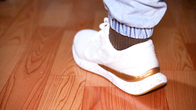 耐克运动鞋价格，耐克鞋一般多少钱（同款材质、高颜值的运动鞋）