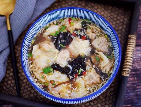 馄饨皮制作方法，馄饨皮制作方法需要酵母么（薄如蝉翼爽滑柔韧）