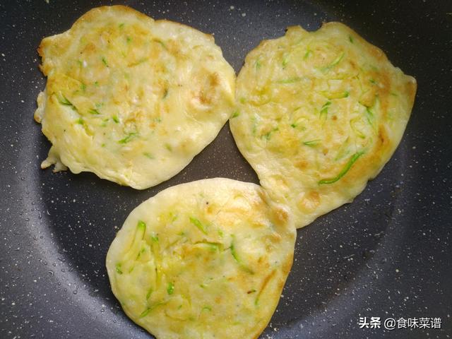 各种烙饼的做法，各种烙饼的做法大全（“末伏烙饼摊鸡蛋”）
