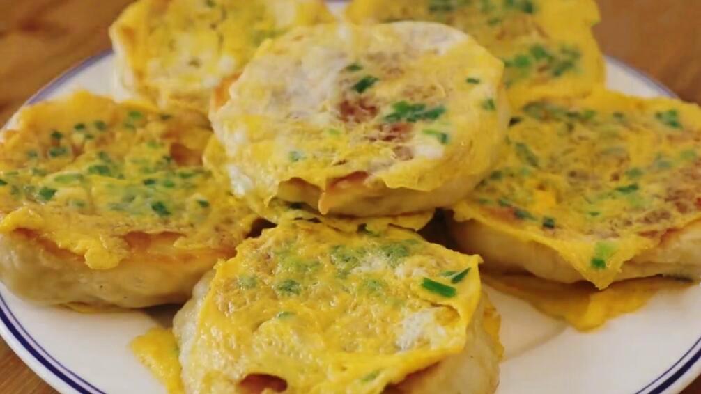 图片[1]-【发面葱花饼】做法步骤图 简单一搅 15分钟就出锅-起舞食谱网