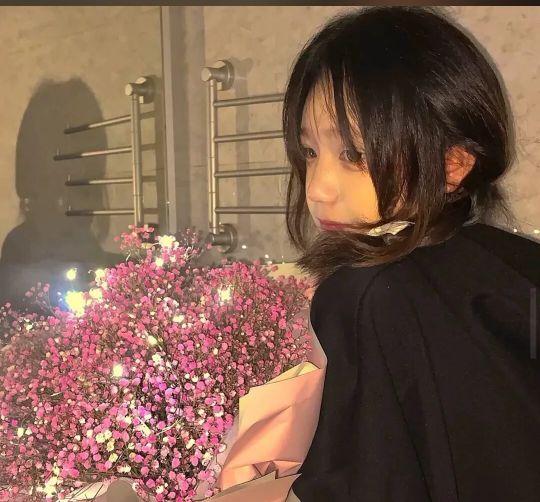 好看微丧女头，微信头像，好看微丧女头（INS黑色微丧系女生头像）
