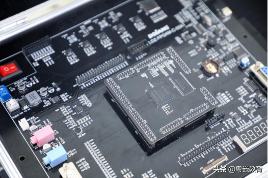 裸机是什么意思，美版裸机是什么意思（嵌入式开发为什么要使用裸机）