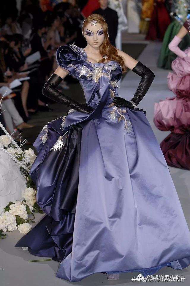 迪奥经典之作服装图，<迪奥>2007秋冬高定系列