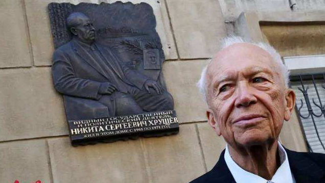 墓碑不能刻第三代，墓碑不能刻第三代离开的儿媳（为何还要为赫鲁晓夫制作独特墓碑）