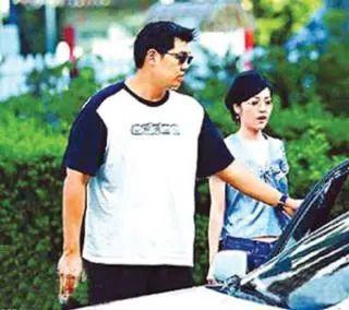 侯佩岑怎么读，上面一个山下面一个今怎么读（周杰伦与侯佩岑一见钟情）