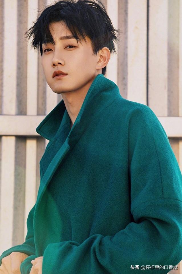 可爱霸道总裁，可爱霸道总裁正在洗澡 灰姑娘闯进全部视频（任嘉伦帅气可爱、张翰霸气傲娇图片）