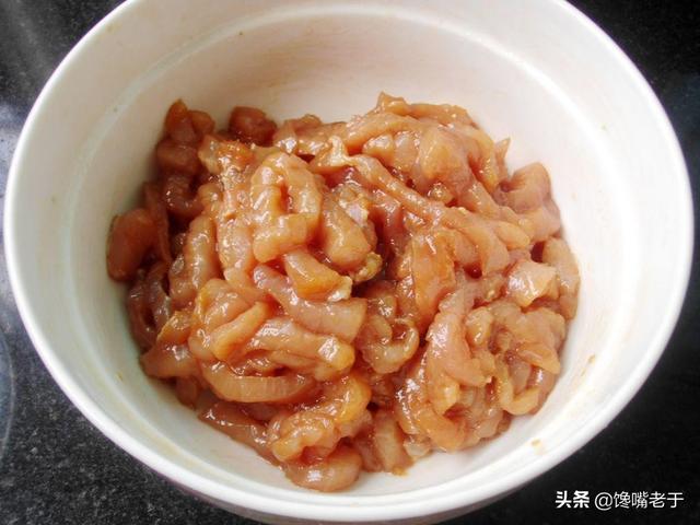 热锅凉油什么意思，为什么说做菜要热锅凉油（无论炒什么肉都又香又嫩）