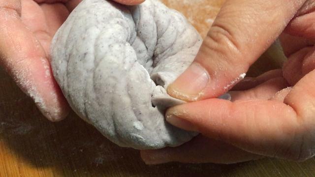食材黑馒头的做法窍门，黑米做馒头