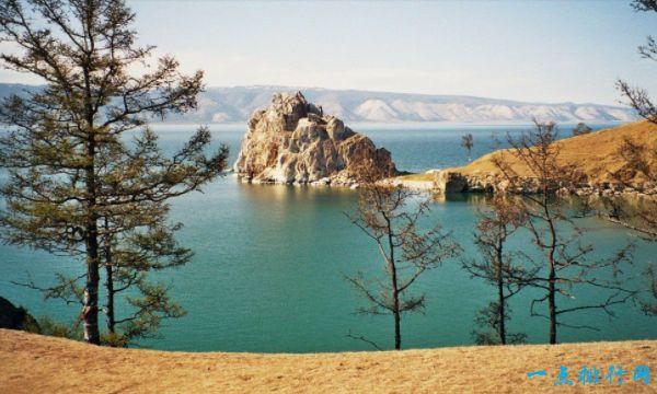 世界上最深的湖是什么湖，世界十大面积最大的淡水湖（俄罗斯西伯利亚贝加尔湖是世界上最深的湖）