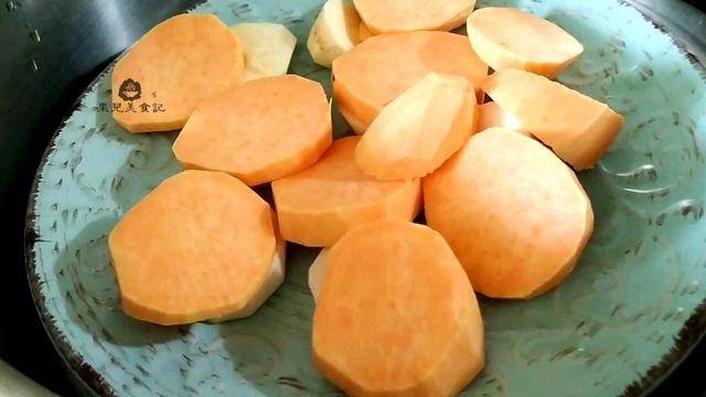 小汤圆甜品的做法，甜汤小汤圆的做法（新鲜红薯变软糯甜品小吃）