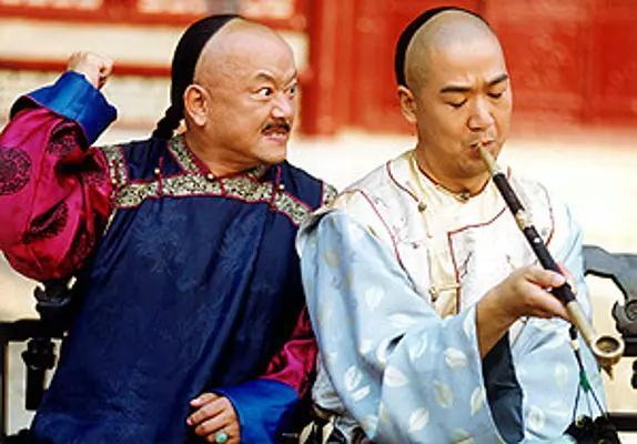 和珅扮演者是谁，和珅的扮演者（演了300多集的和珅）