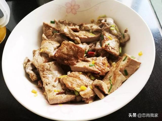 做豆腐的石膏粉有毒吗，豆腐放石膏粉吗（亲朋好友吃了都会夸赞你）