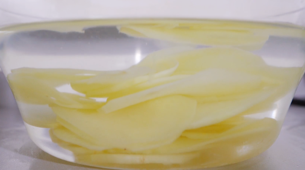 圖片[3]-【薯片】做法步驟圖 少油更健康 2土豆做一大盆-起舞食譜網(wǎng)