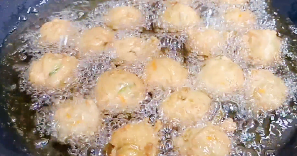 图片[7]-【炸萝卜丸子】做法步骤图 外酥里软不吸油 一大盆不够吃-起舞食谱网