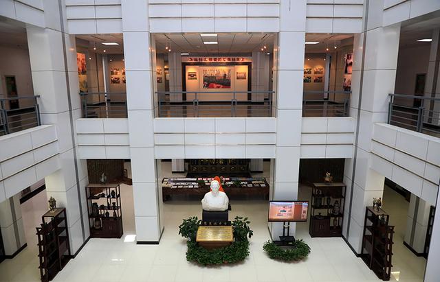 陕西服装工程学院怎么样，排名好不好（你心目中的大学体育馆是什么样的）