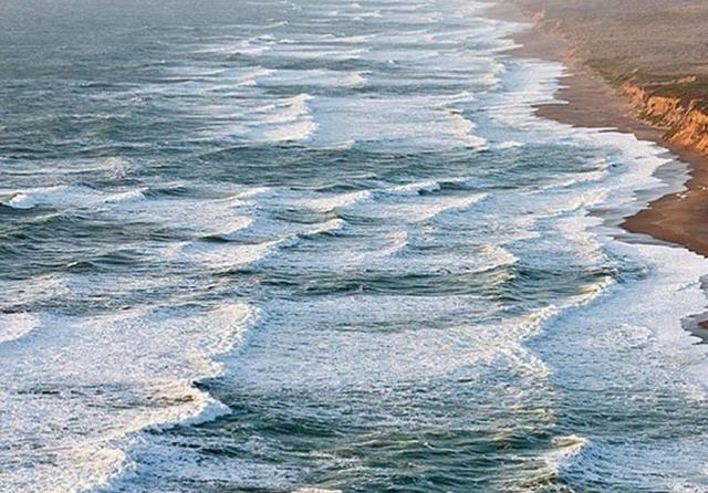 全日潮是怎么形成的，什么是全日潮（大量涌向岸边的海水）