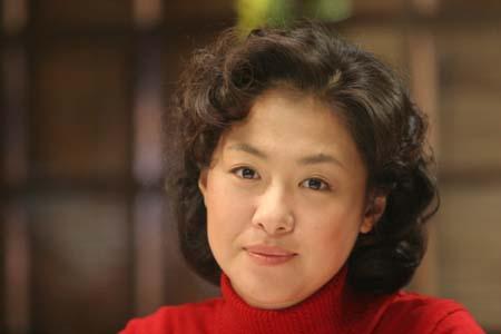 演员王海燕第一任丈夫是谁，演员王海燕第一任丈夫是谁啊（二婚嫁张嘉译育有一女）