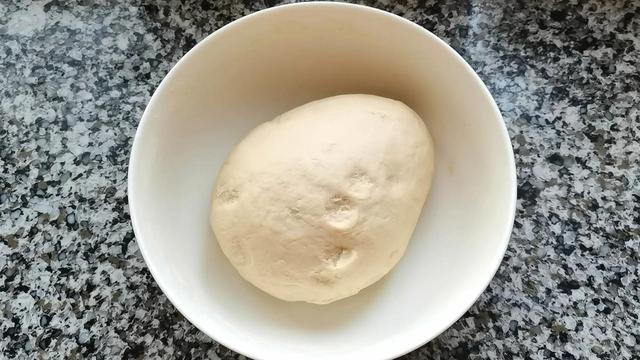 自制手抓饼皮的做法，自制手抓饼皮的做法简单（做成手抓饼或酱香饼）