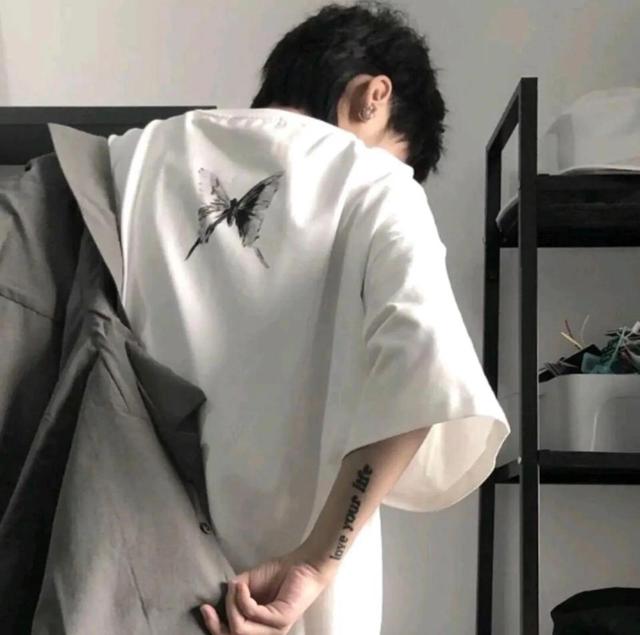 airpods电量怎么看，ins成熟帅气真人魅力男生头像 远渡人间惊鸿宴微信（分享：帅气超A·男生头像）