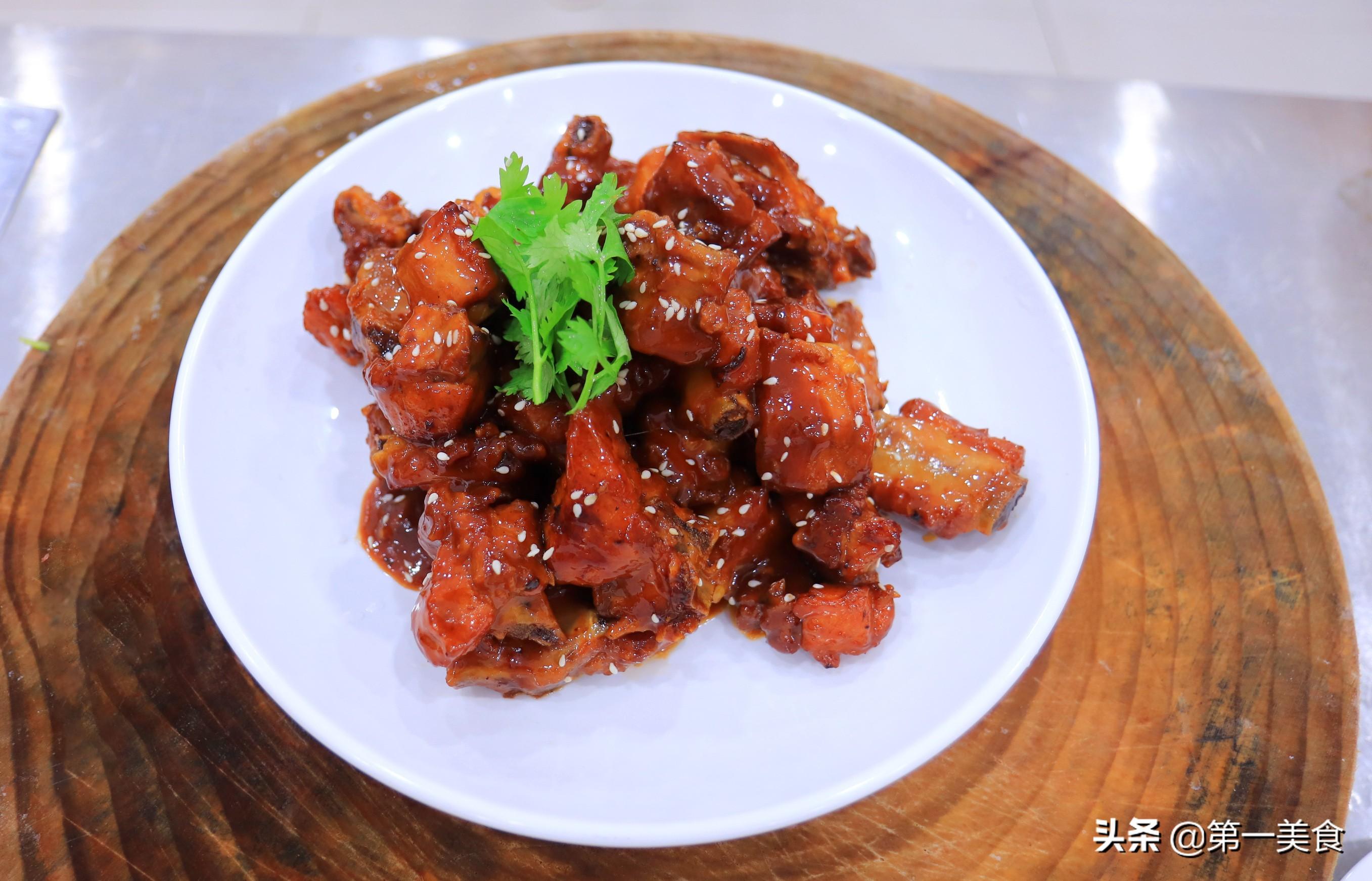 番茄酱排骨的做法步骤是什么，番茄酱排骨怎么做（厨师长教你一道糖醋排骨）