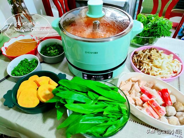 火锅料有什么食材，火锅料有哪些食材（吃啥都不如热乎乎的火锅）