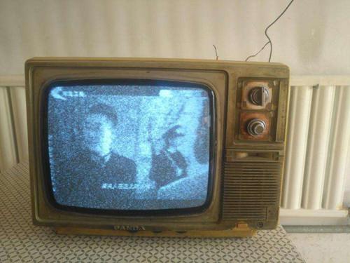 电视机的发展史，电视机演变过程（家里电视机的发展史）