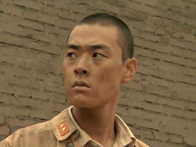 王有胜的扮演者曹启峰(《亮剑》16年:有人成老赖)