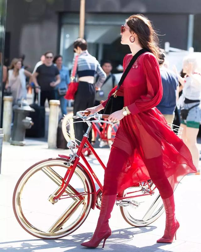 袜靴适合什么腿型，腿型选择靴子（袜靴+裙装，解锁的时髦组合）