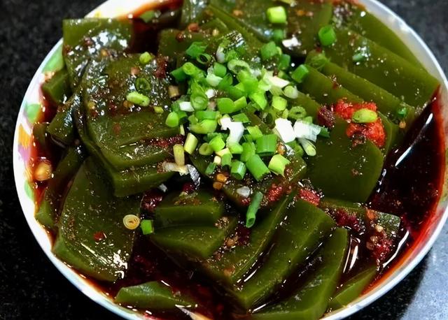 神仙叶如何做凉粉,神仙叶做凉粉怎么凝固的快(夏季做"凉粉"是一绝)