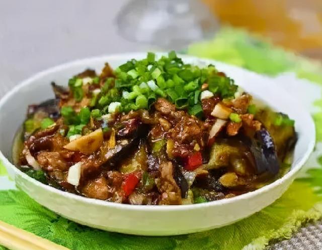 茄子怎么保存时间长还新鲜，黄瓜怎么保存时间长新鲜（腌茄子别直接腌）