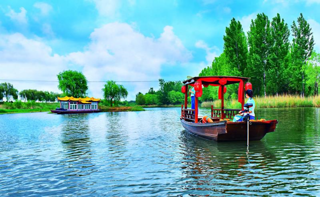 微山湖有哪些景区值得去玩，微山湖哪个景区最值得去（坐拥130000亩荷塘）