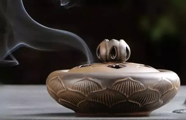 檀香和沉香区别，沉香和檀香的区别（檀香，谁才是香中之王）