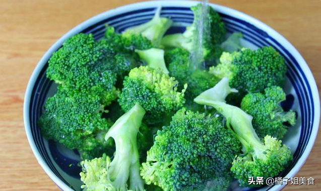 圖片[2]-【蘿卜西藍花菜團子】做法步驟圖  簡單易做 營養(yǎng)不發(fā)胖 愛美的-起舞食譜網(wǎng)