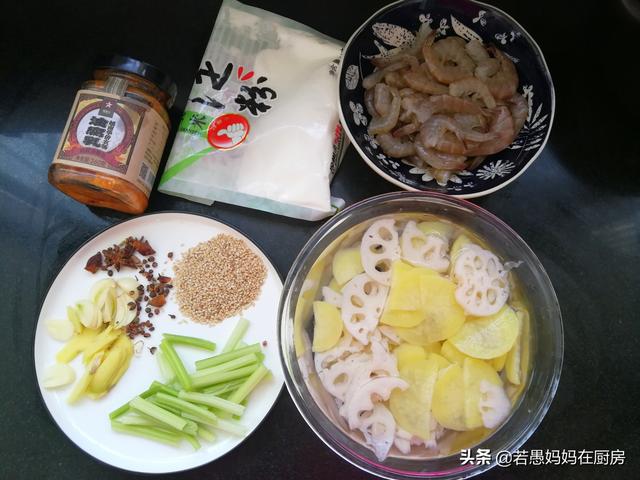 家常干锅虾的做法，干锅虾的做法 家常（自己在家做好吃又实惠）