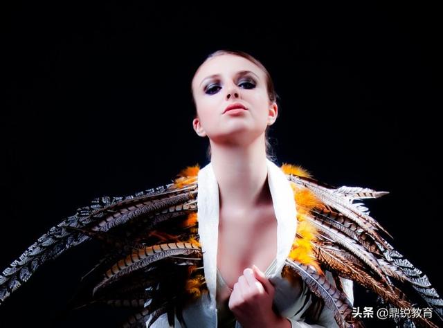 ps人物磨皮美白教程，怎么用ps给人物美白磨皮（PS给所需人像进行美白调色）