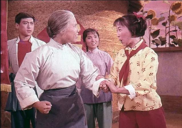 八个样板戏是哪八个，八个样板戏都是哪八个（八大样板戏）