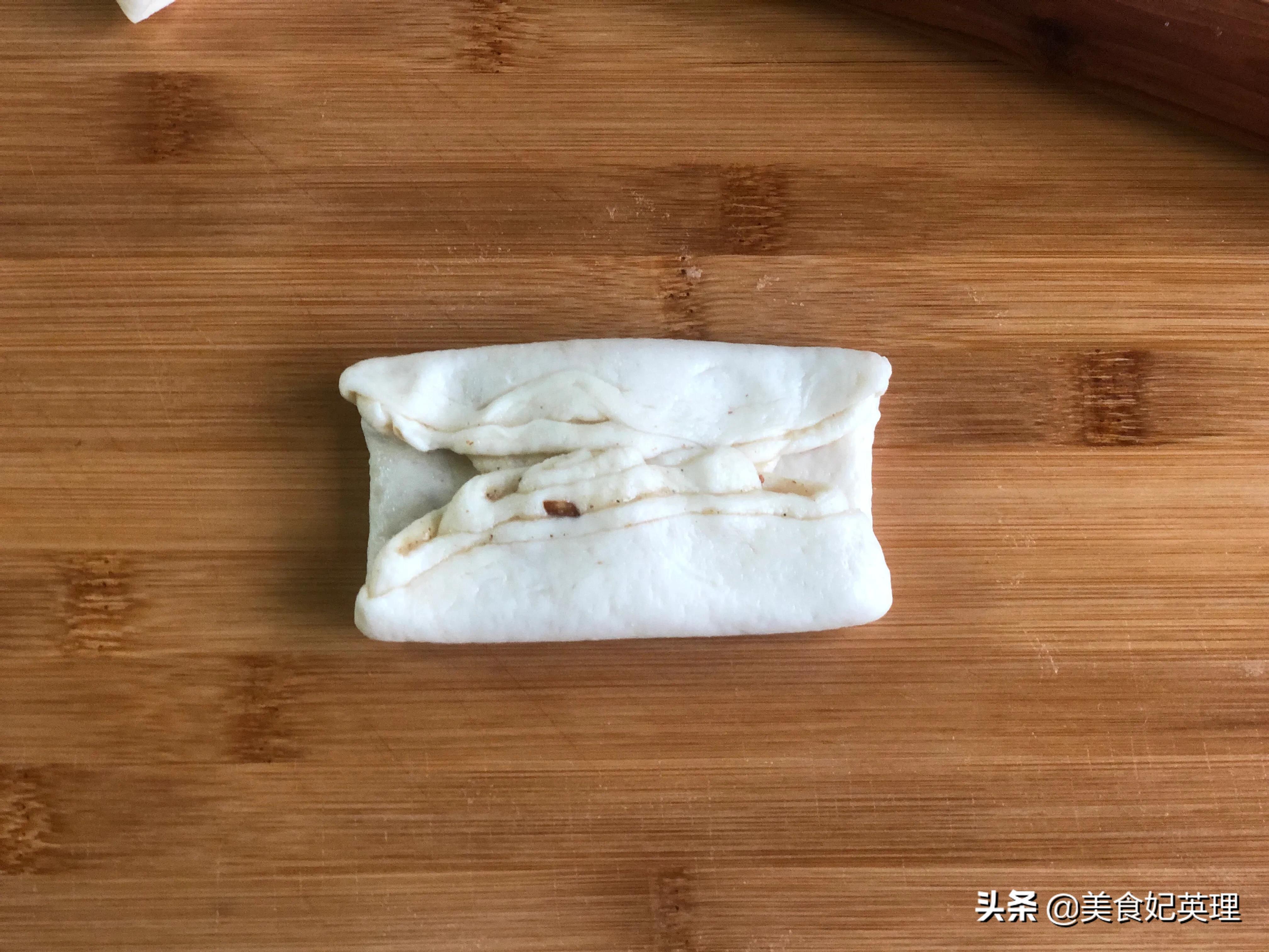 烤箱烤烧饼上下火多少度不硬，老式烧饼的做法和配方（外层酥掉渣中间软到爆）